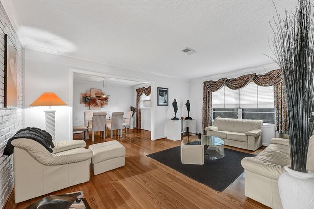 4831 Knickerbocker Street, Houston, TX 77035