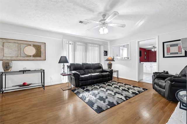 4831 Knickerbocker Street, Houston, TX 77035