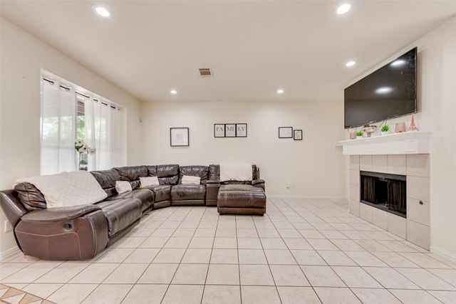 3420 Parham Drive, Grand Prairie, TX 75052