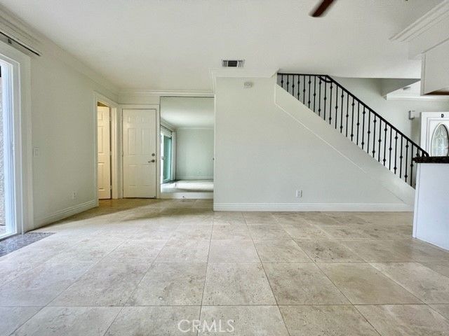 2558 ORANGE Avenue E, Costa Mesa, CA 92627