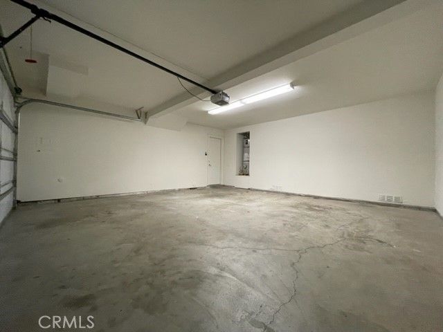 2558 ORANGE Avenue E, Costa Mesa, CA 92627