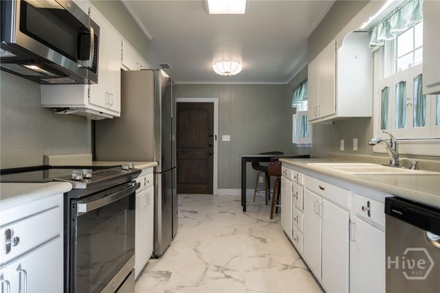 110 Lakeview Drive, Winterville, GA 30683