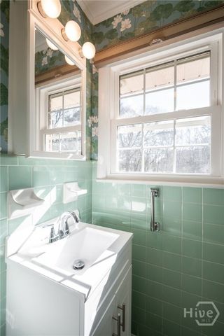 110 Lakeview Drive, Winterville, GA 30683