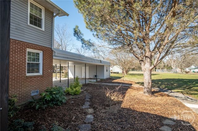 110 Lakeview Drive, Winterville, GA 30683