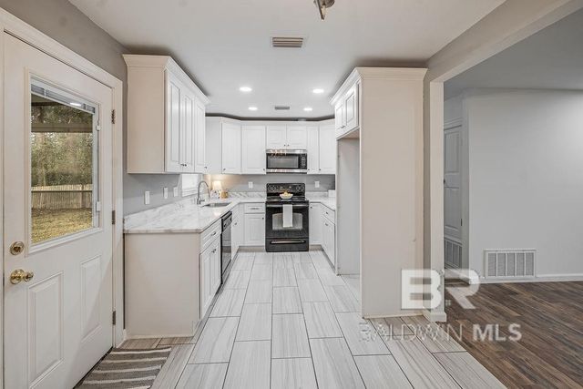 7087 Lenardo Drive, Mobile, AL 36619