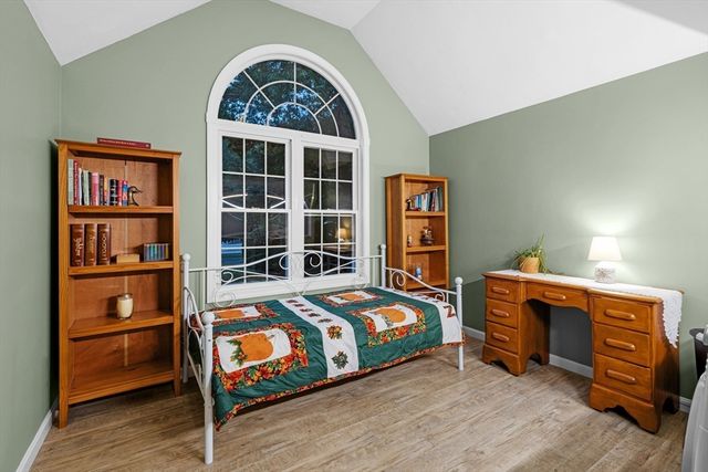 4 Penny Ln, Wareham, MA 02538