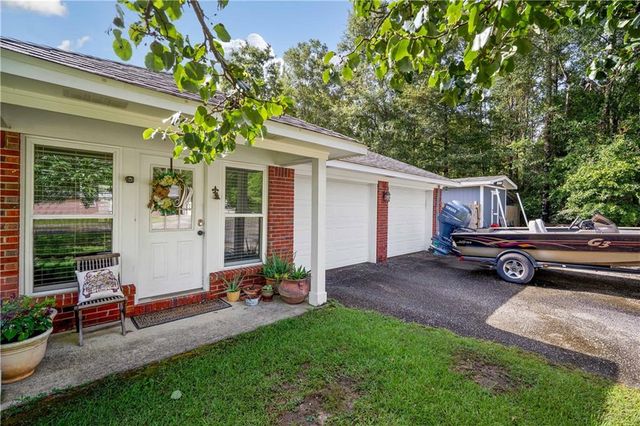 1721 Spanish Trace Drive, Saraland, AL 36571