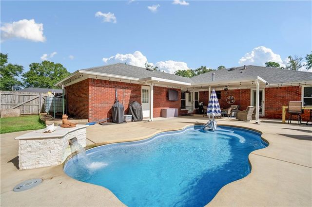 1721 Spanish Trace Drive, Saraland, AL 36571