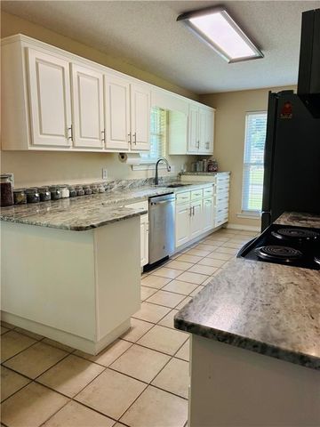 1721 Spanish Trace Drive, Saraland, AL 36571