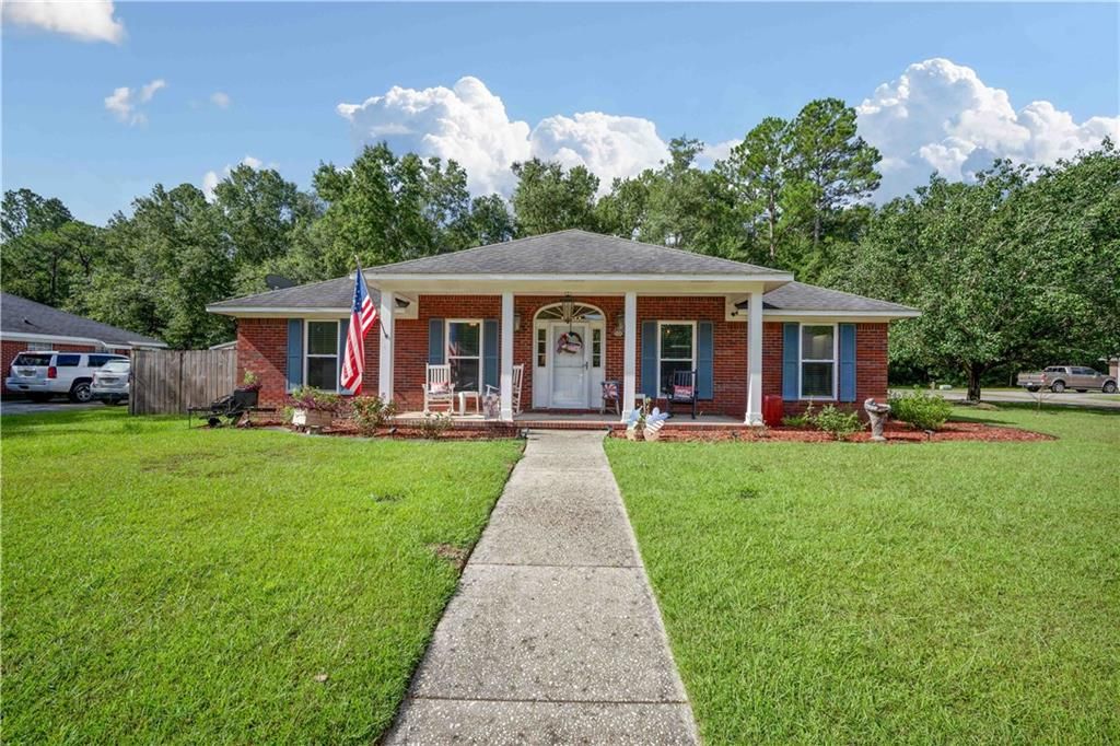 1721 Spanish Trace Drive, Saraland, AL 36571