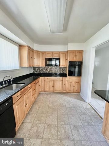 912 HOYT ST, Silver Spring, MD 20902