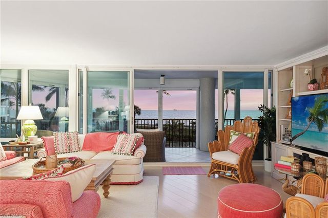 4651 Gulf Shore BLVD N # 101, Naples, FL 34103