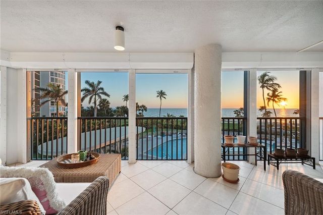 4651 Gulf Shore BLVD N # 101, Naples, FL 34103