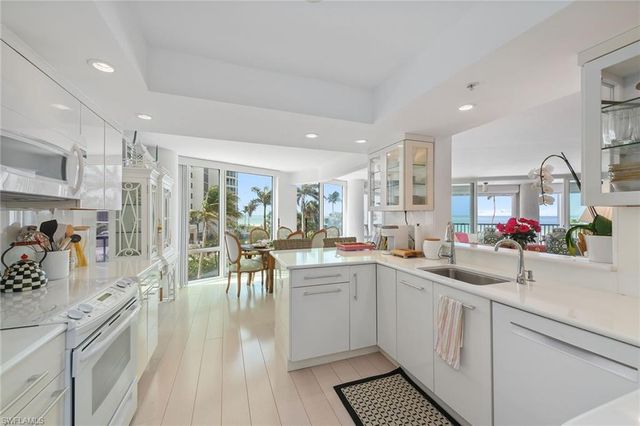 4651 Gulf Shore BLVD N # 101, Naples, FL 34103