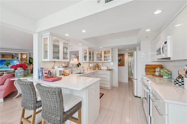 4651 Gulf Shore BLVD N # 101, Naples, FL 34103