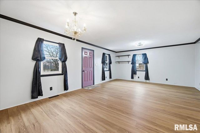 3803 N GRAND Boulevard, Peoria, IL 61604