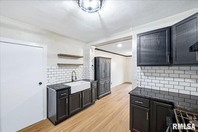 3803 N GRAND Boulevard, Peoria, IL 61604