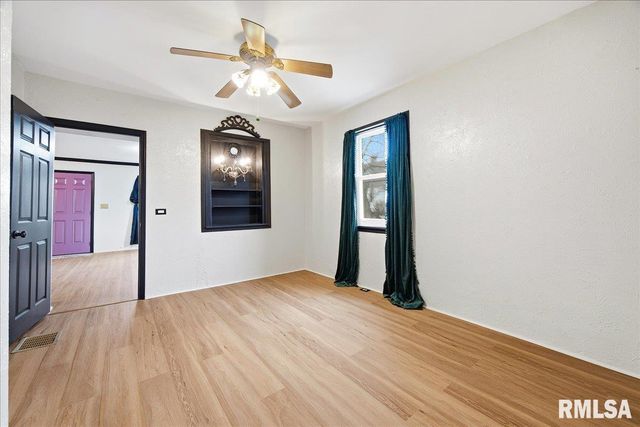 3803 N GRAND Boulevard, Peoria, IL 61604