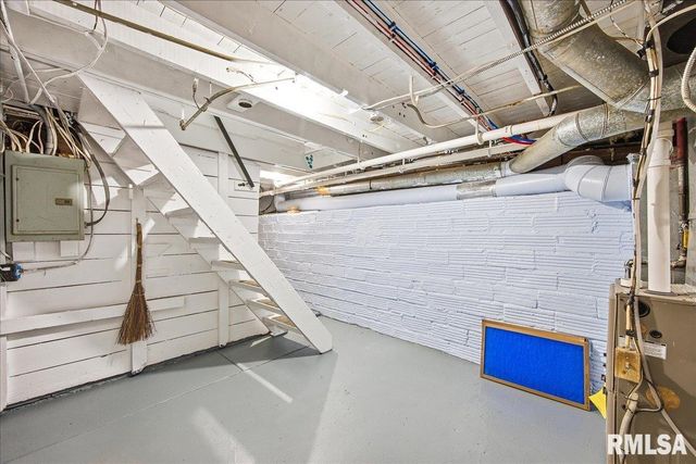 3803 N GRAND Boulevard, Peoria, IL 61604