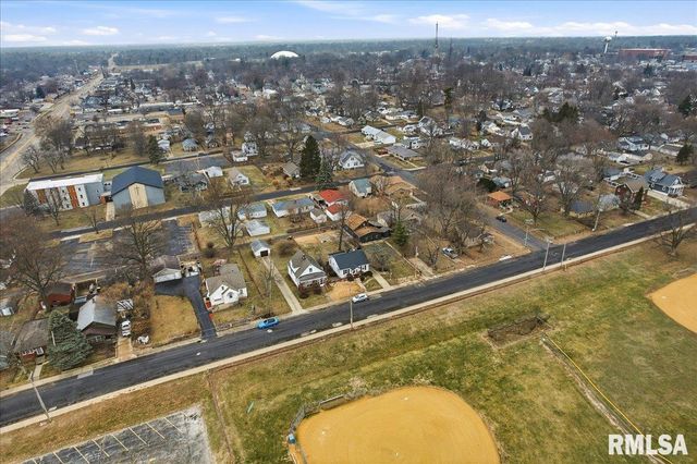 3803 N GRAND Boulevard, Peoria, IL 61604