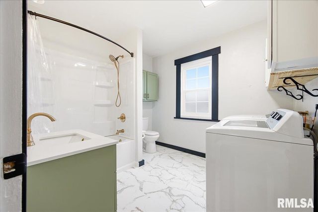 3803 N GRAND Boulevard, Peoria, IL 61604