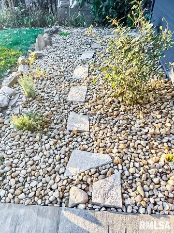 3803 N GRAND Boulevard, Peoria, IL 61604