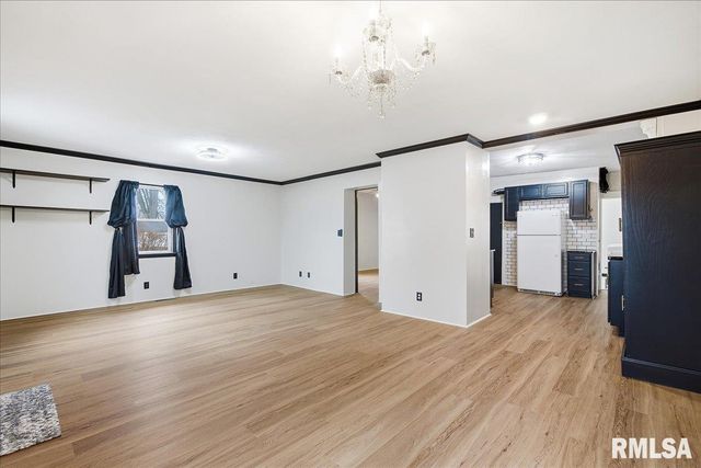 3803 N GRAND Boulevard, Peoria, IL 61604