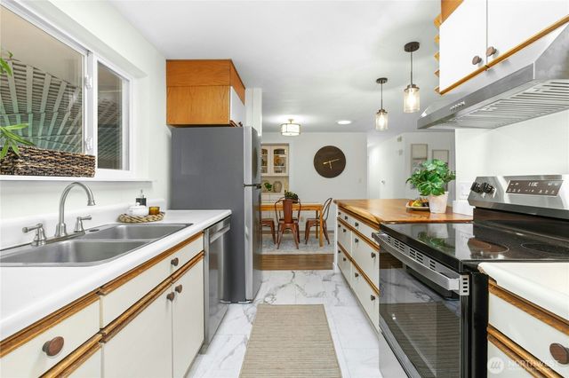 813 Kirkland Avenue NE, Renton, WA 98056