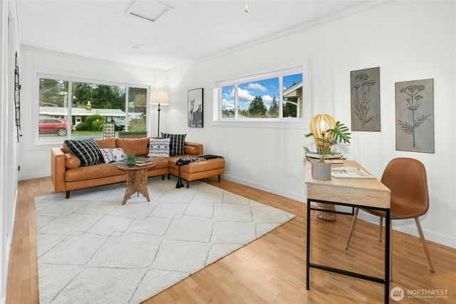 813 Kirkland Avenue NE, Renton, WA 98056