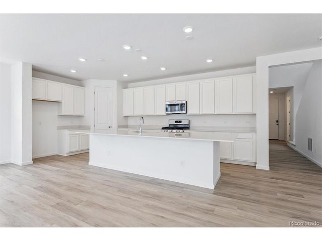 45915 Wood Thrush Ave, Bennett, CO 80102