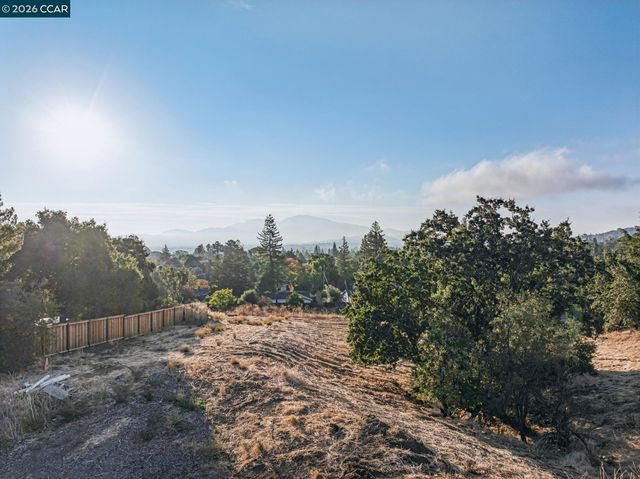 1800 Del Rey St, Lafayette, CA 94549