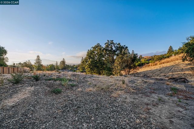 1800 Del Rey St, Lafayette, CA 94549