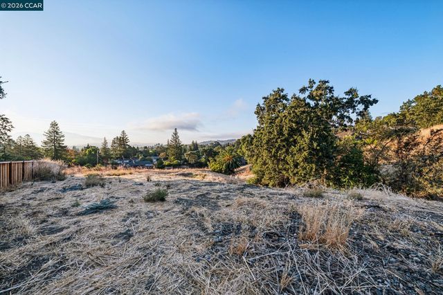 1800 Del Rey St, Lafayette, CA 94549