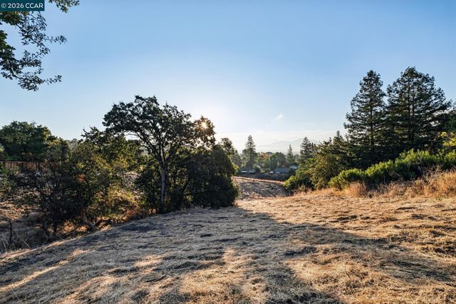 1800 Del Rey St, Lafayette, CA 94549