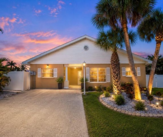 210 84TH STREET, Holmes Beach, FL 34217