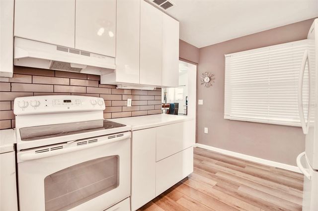 210 84TH STREET, Holmes Beach, FL 34217