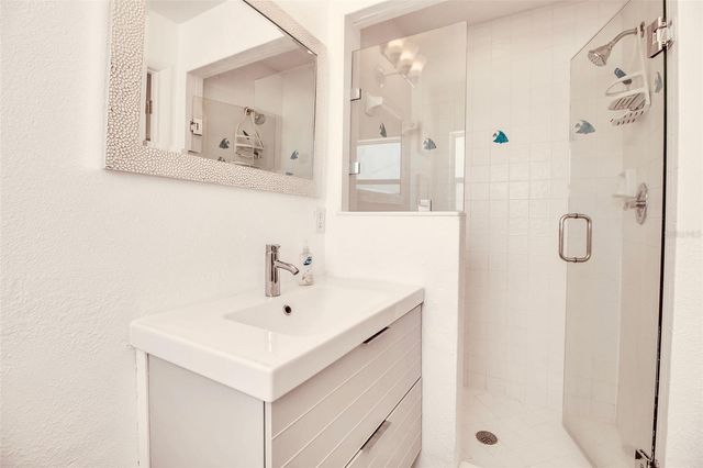 210 84TH STREET, Holmes Beach, FL 34217