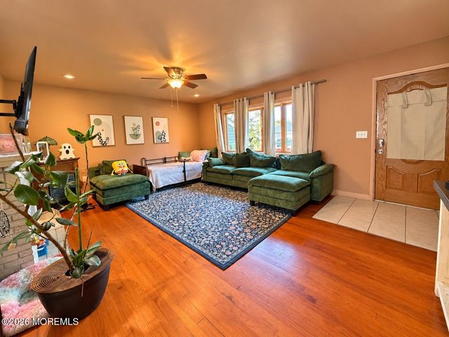 210 Village Way, Brick, NJ 08724