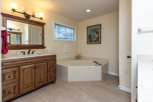 1016 NOLLEY CV, Collierville, TN 38017