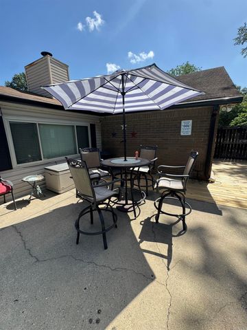 1012 S Leslie Street, Stuttgart, AR 72160