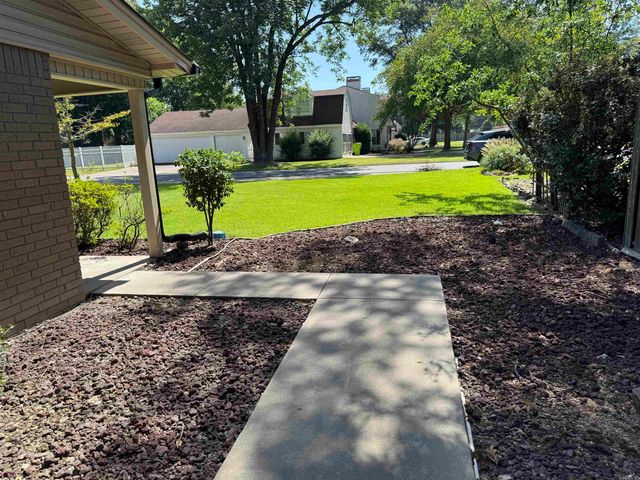 1012 S Leslie Street, Stuttgart, AR 72160