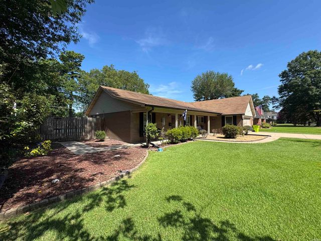 1012 S Leslie Street, Stuttgart, AR 72160