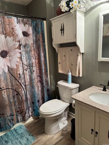 1012 S Leslie Street, Stuttgart, AR 72160