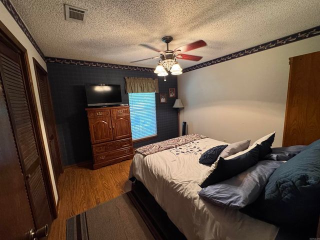 1012 S Leslie Street, Stuttgart, AR 72160