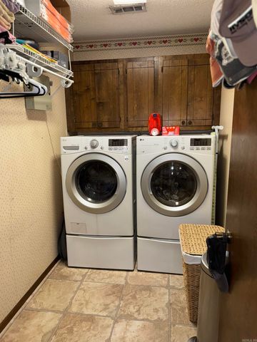 1012 S Leslie Street, Stuttgart, AR 72160