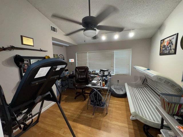 1012 S Leslie Street, Stuttgart, AR 72160