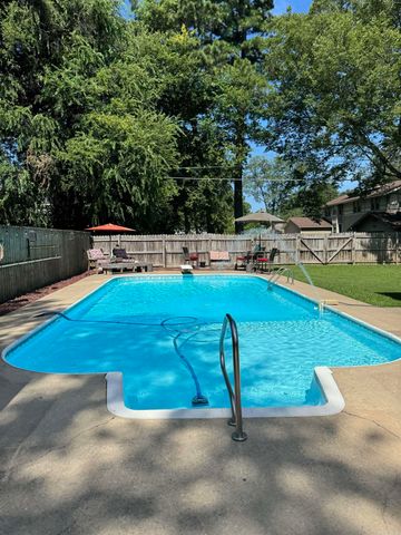 1012 S Leslie Street, Stuttgart, AR 72160