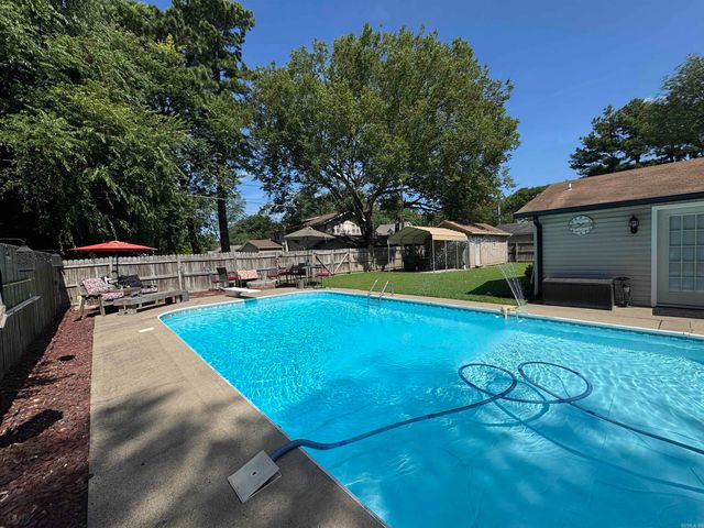 1012 S Leslie Street, Stuttgart, AR 72160