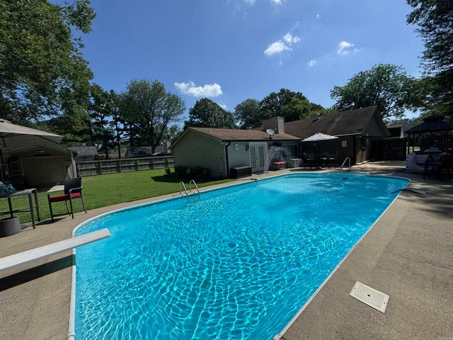 1012 S Leslie Street, Stuttgart, AR 72160