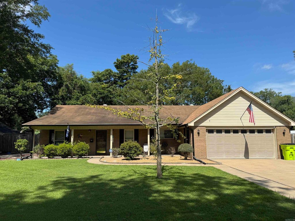 1012 S Leslie Street, Stuttgart, AR 72160